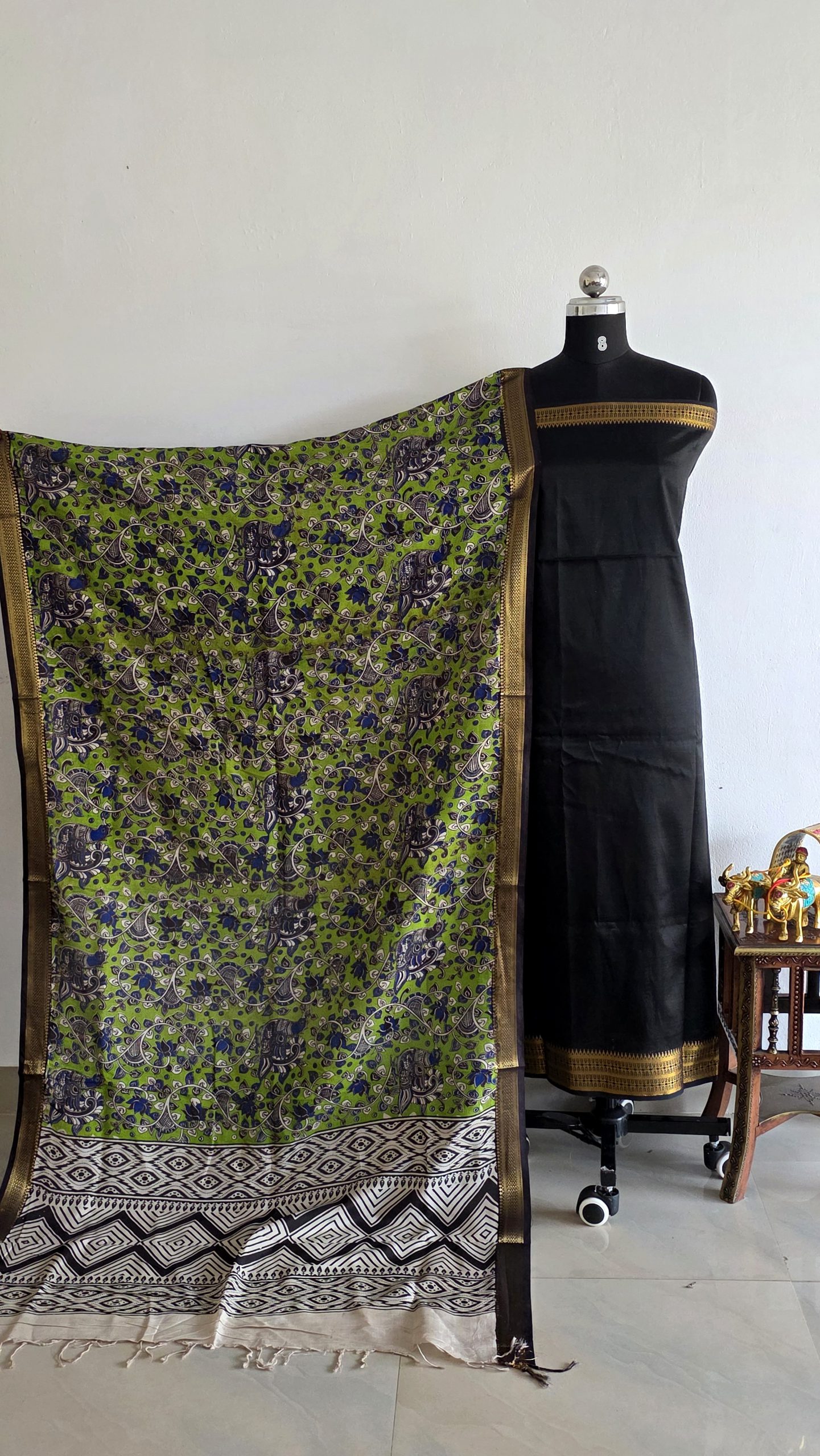 Mangalagiri silk top with chennuri kalamkari dupatta-AL6