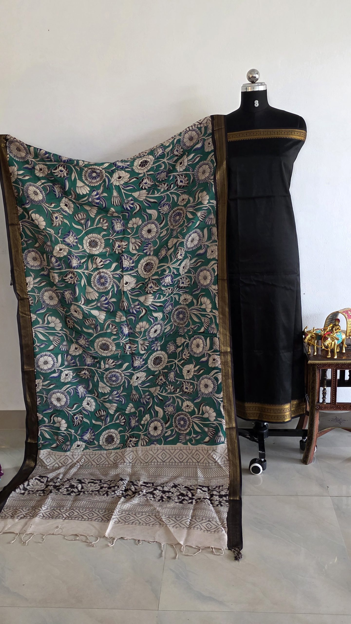 Mangalagiri silk top with chennuri kalamkari dupatta-AL12
